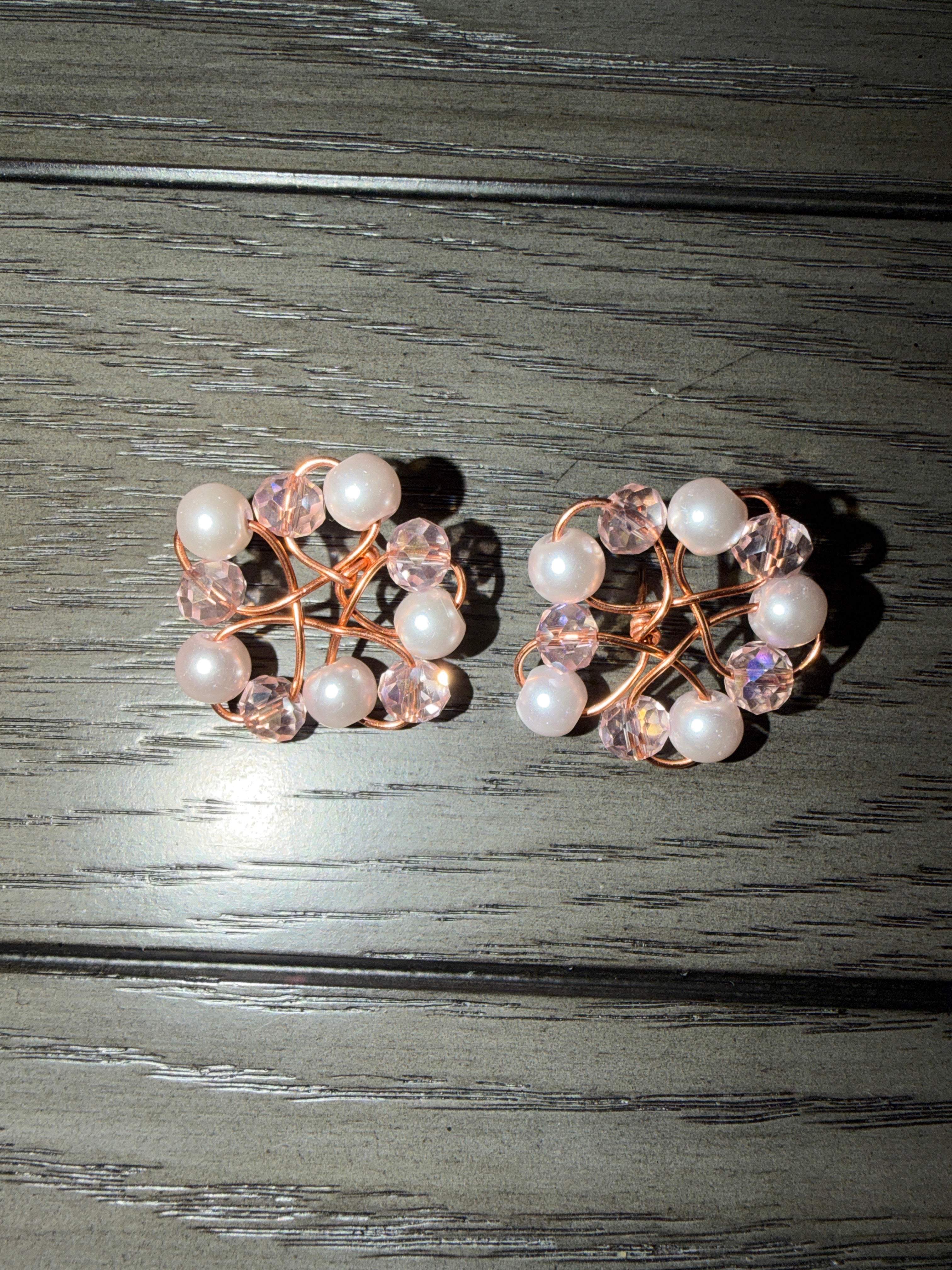 Flower wire earrings