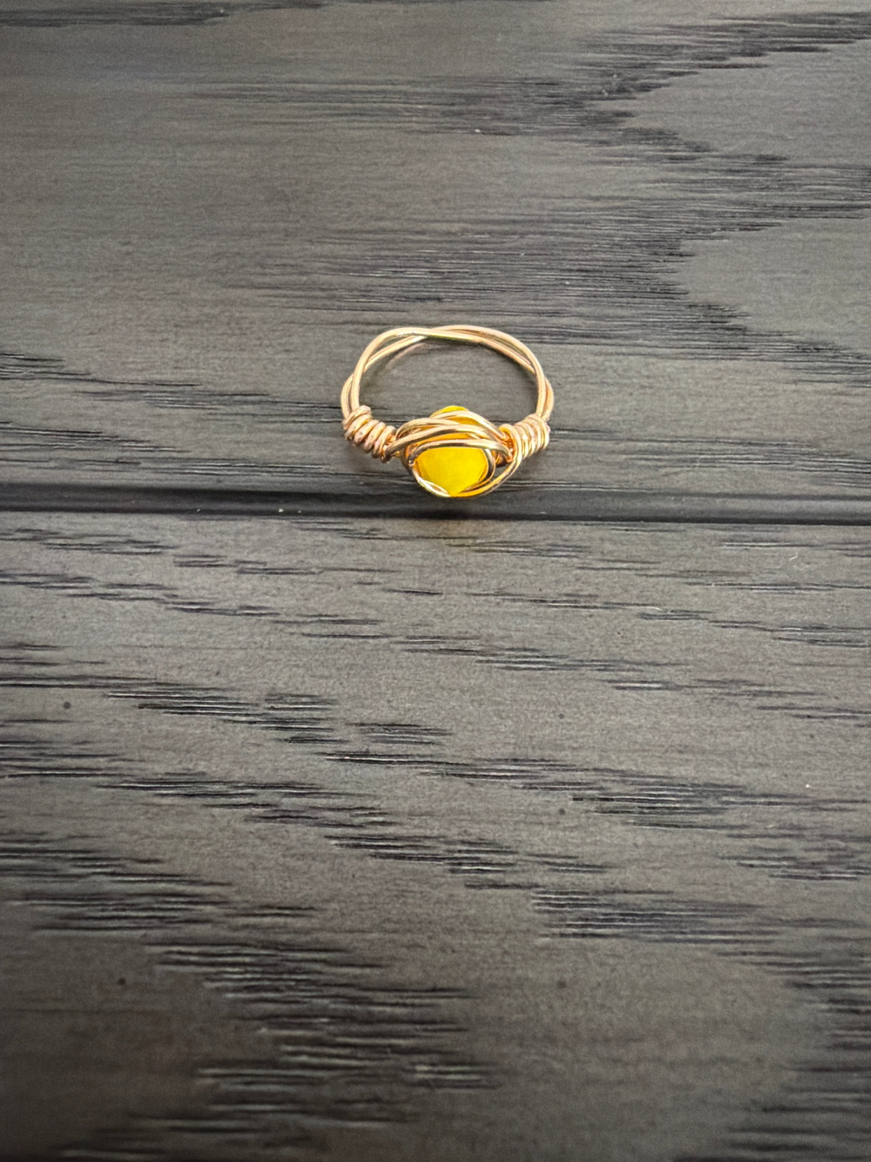 Gold wire ring Size:6