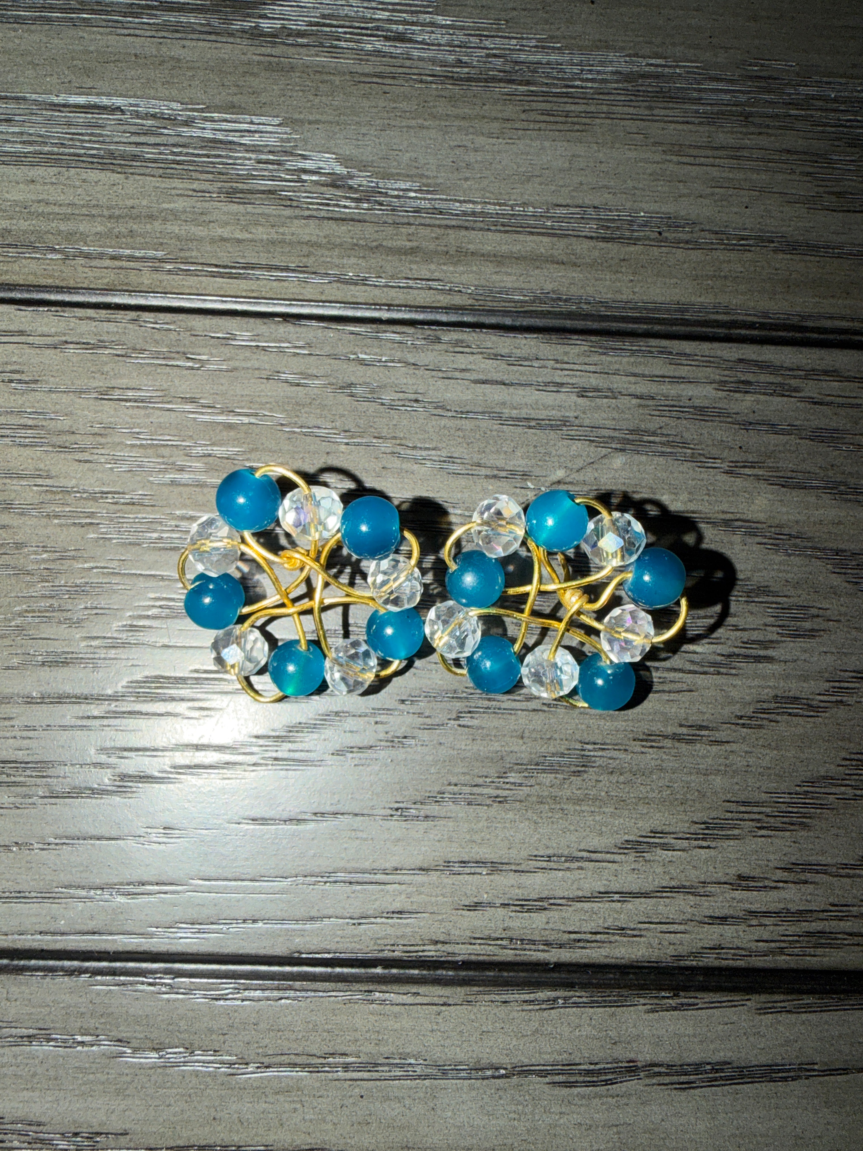 Flower wire earrings